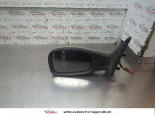O191104 Gebruikte buitenspiegel links Peugeot 306