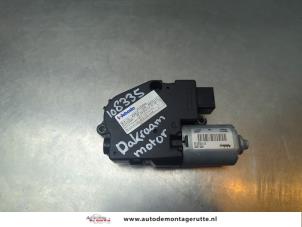 Gebruikte Schuifdak Motor Volvo C30 (EK/MK) 1.6 D2 16V Prijs op aanvraag aangeboden door Autodemontage M.J. Rutte B.V.