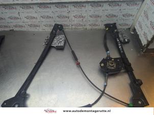 Gebruikte Ruitmechaniek 2Deurs rechts-voor Volkswagen Golf III Cabrio (1E) 1.8 Prijs op aanvraag aangeboden door Autodemontage M.J. Rutte B.V.