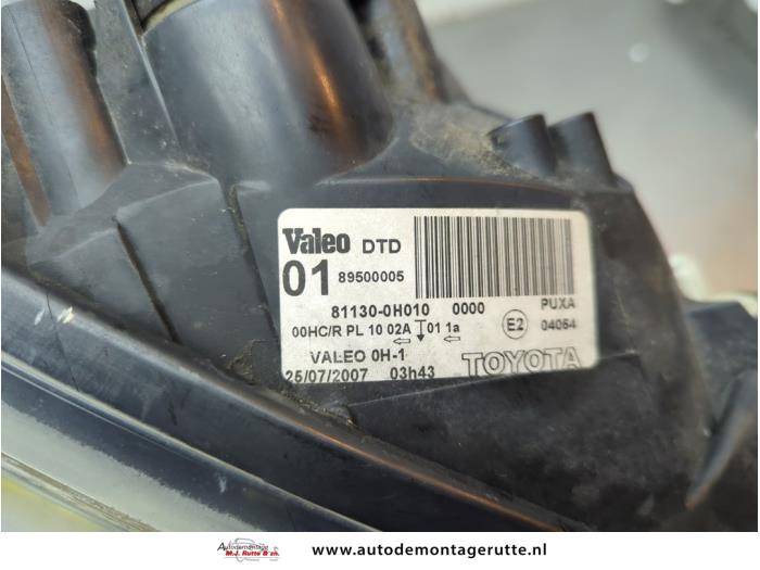 Strålkastare, höger från en Toyota Aygo (B10) 1.0 12V VVT-i 2008