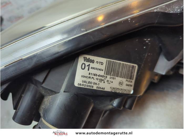 Koplamp links van een Toyota Aygo (B10) 1.0 12V VVT-i 2008