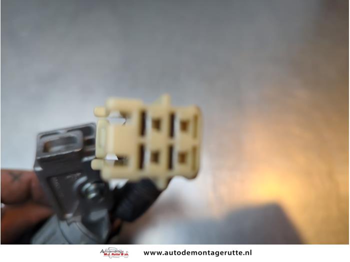 Tändningslås + nyckel från en Toyota Aygo (B10) 1.0 12V VVT-i 2008