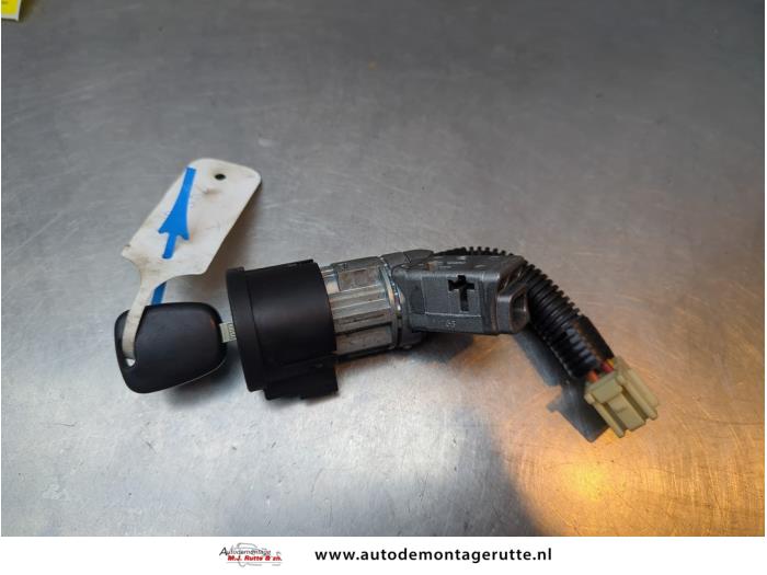 Tändningslås + nyckel från en Toyota Aygo (B10) 1.0 12V VVT-i 2008