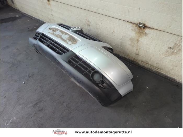 Voorbumper van een Volkswagen Fox (5Z) 1.4 16V 2006