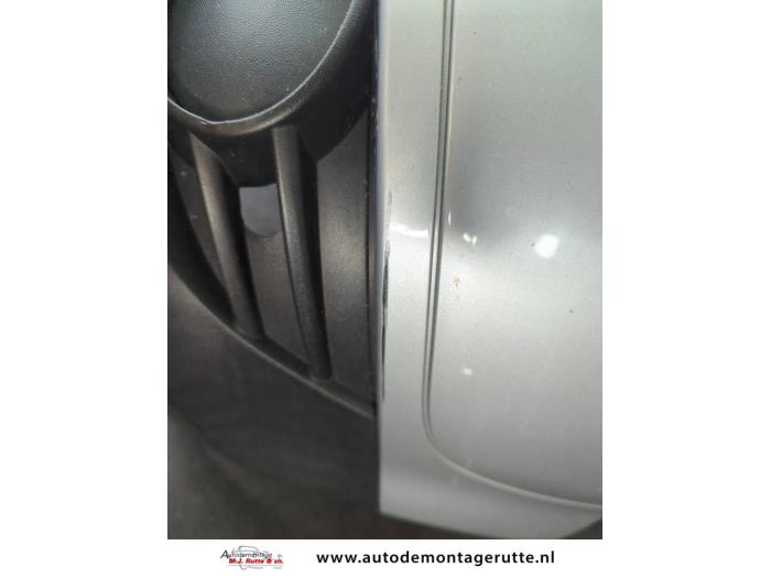 Voorbumper van een Volkswagen Fox (5Z) 1.4 16V 2006