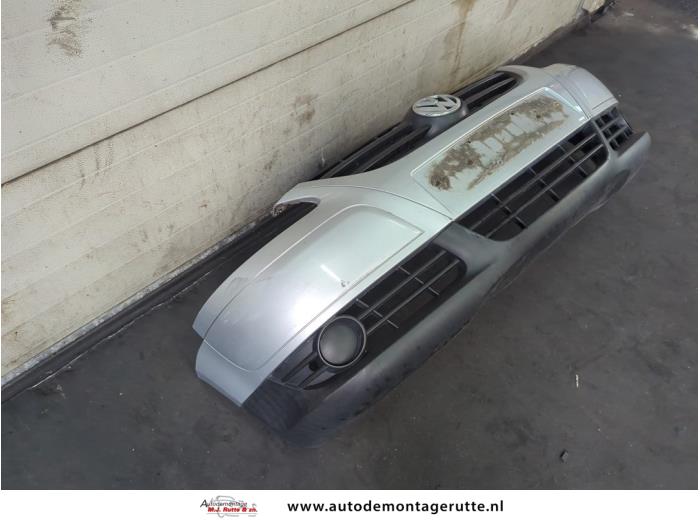 Voorbumper van een Volkswagen Fox (5Z) 1.4 16V 2006
