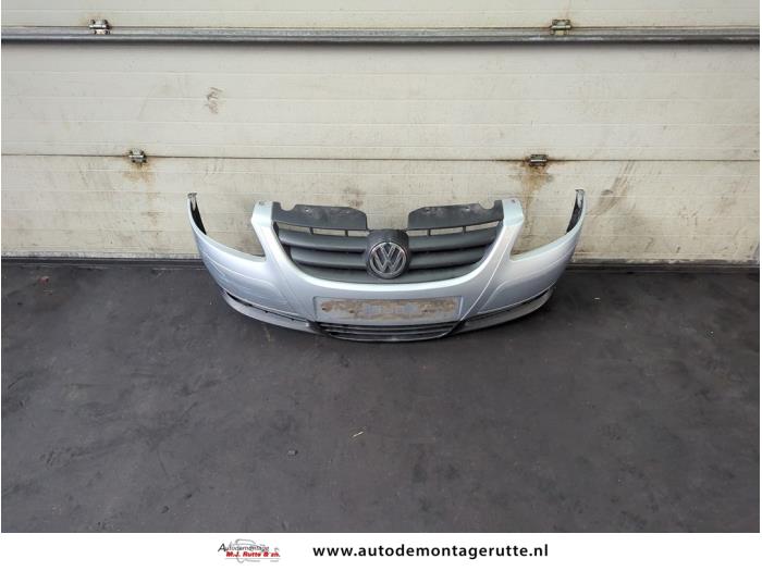 Voorbumper van een Volkswagen Fox (5Z) 1.4 16V 2006