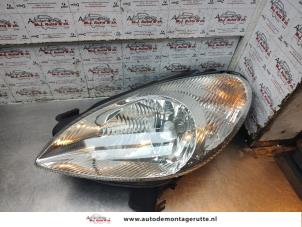 Gebruikte Koplamp links Citroen Xsara Picasso (CH) 2.0 16V Prijs op aanvraag aangeboden door Autodemontage M.J. Rutte B.V.