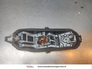 O192592 Gebruikte fitting achterlicht links Renault Twingo