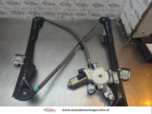 Gebruikte Ruitmechaniek 4Deurs links-voor Ford Focus 1 1.6 16V Prijs op aanvraag aangeboden door Autodemontage M.J. Rutte B.V.