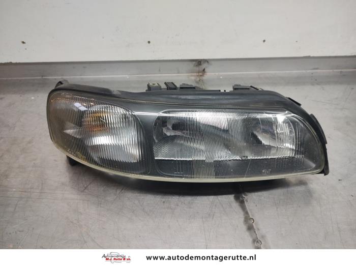 Gebruikte Koplamp rechts Volvo V70 O195257