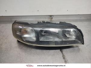 O195257 Gebruikte rechter koplamp Volvo V70