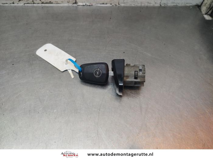Gebruikte Portierslot Cilinder links Opel Astra O195264