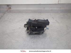 O195278 Gebruikte slotmechaniek portier 2deurs rechts Mercedes Vito