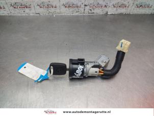 O195286 Gebruikte kontaktslot+sleutel Toyota Aygo