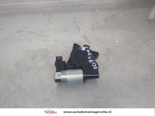O195300 Gebruikte motor electrisch raam Mazda 6.