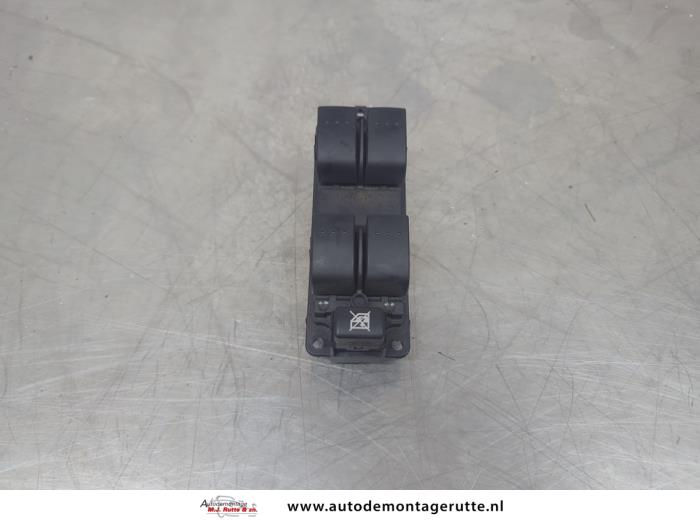 Gebruikte Schakelblok ruiten Mazda 3. O195332