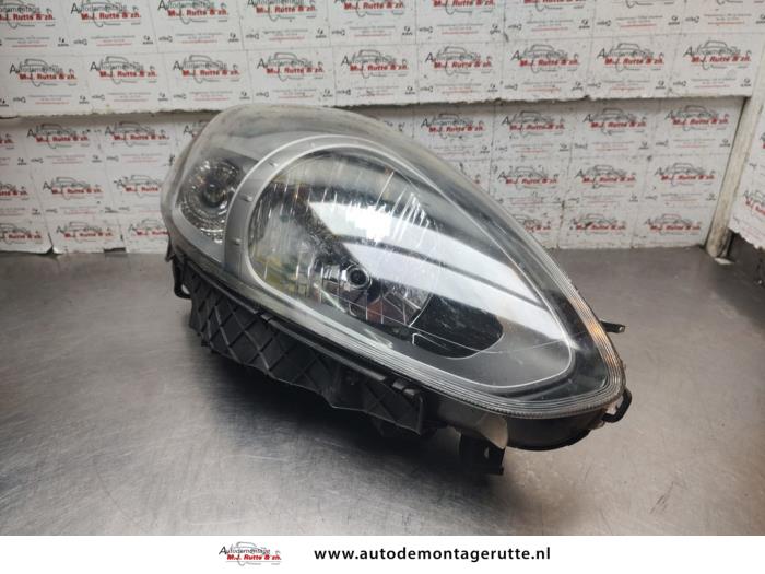 Gebruikte Rechter Koplamp Fiat Punto O195340