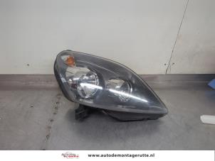 O195362 Gebruikte rechter koplamp Opel Zafira