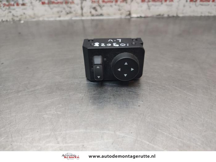 Gebruikte Spiegel Schakelaar Fiat Punto O195368