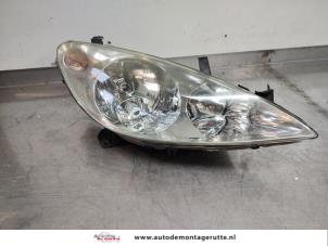O195432 Gebruikte rechter koplamp Peugeot 307