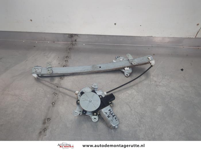 Gebruikte Ruitmechaniek 4Deurs rechts-voor Mitsubishi Lancer O195449