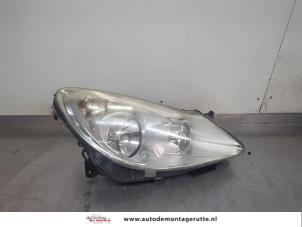O195465 Gebruikte rechter koplamp Opel Corsa