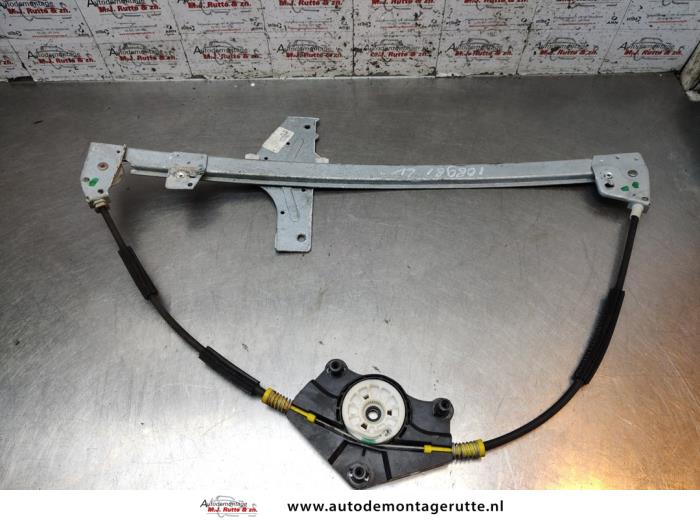 Gebruikte Ruitmechaniek 4Deurs links-voor Peugeot 307 O195494