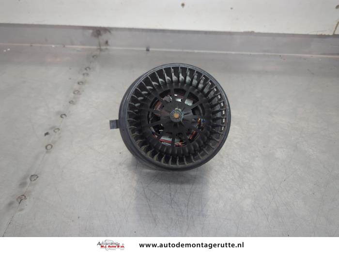 Gebruikte Kachel Ventilatiemotor Volkswagen Sharan O195501