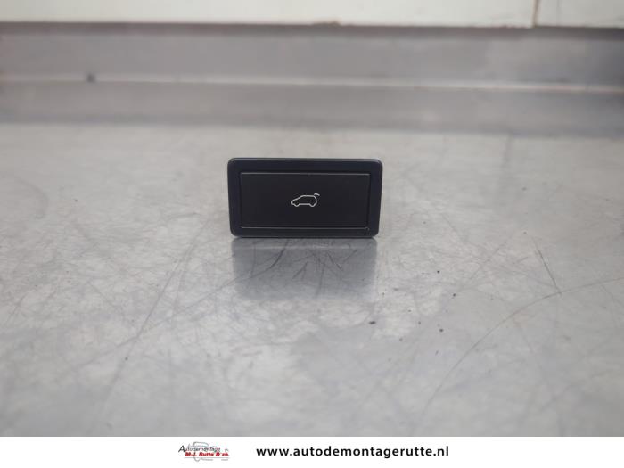 Gebruikte Schakelaar achterklep Volkswagen Sharan O195519