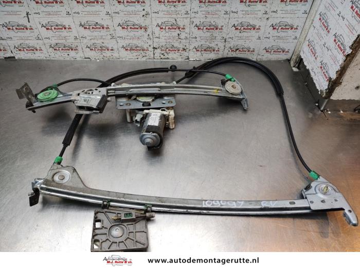 Gebruikte Raammechaniek 2Deurs rechts-voor Peugeot 206 O195525