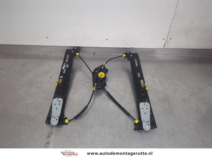 Gebruikte Ruitmechaniek 4Deurs links-achter Volkswagen Sharan O195538