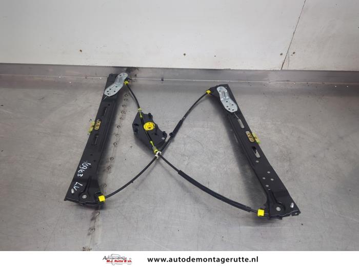 Gebruikte Ruitmechaniek 4Deurs links-voor Volkswagen Sharan O195539