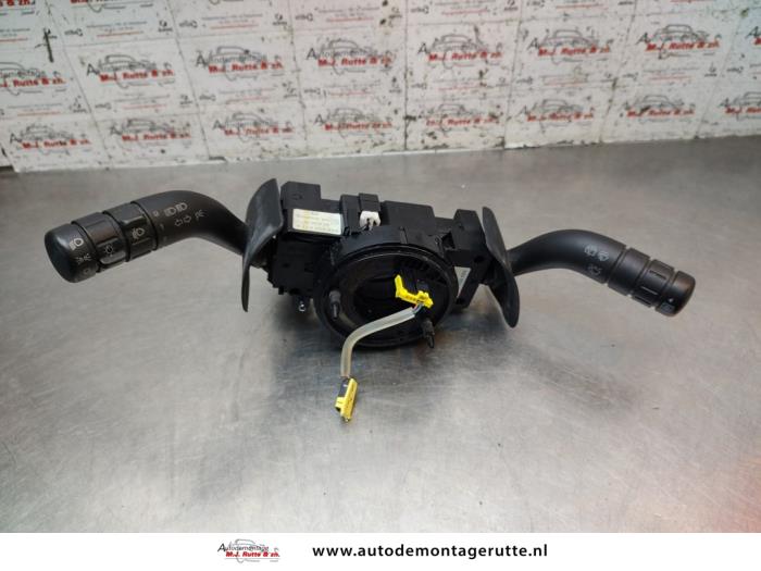 Gebruikte Stuurkolomschakelaar Volkswagen Fox O195578