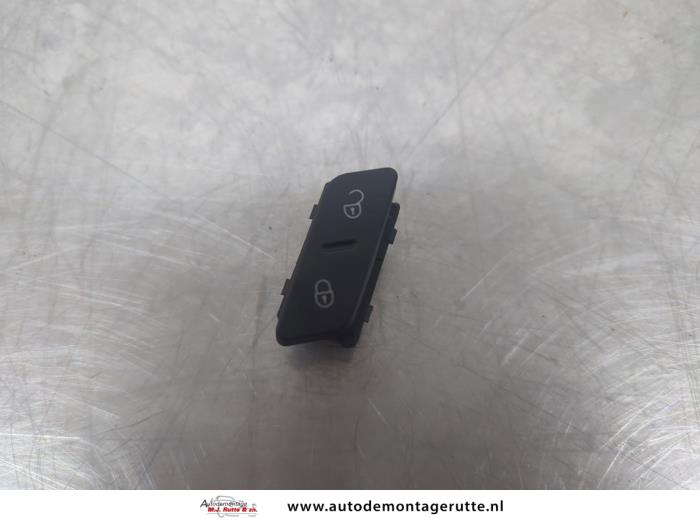 Gebruikte Schakelaar Centr. Deurvergrendeling Volkswagen Sharan O195597
