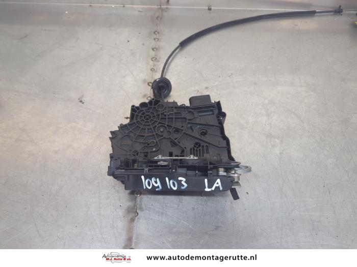 Gebruikte Schuifdeur Slotmechaniek links Volkswagen Sharan O195606