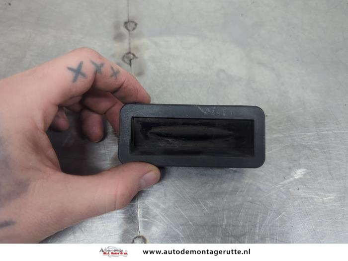 Gebruikte Schakelaar achterklep Ford Focus O195623