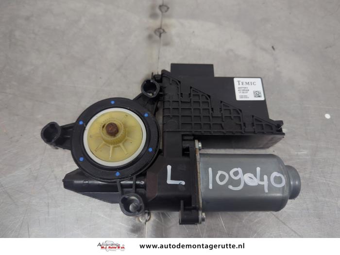 Gebruikte Portierruitmotor Skoda Fabia O195625