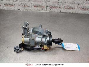 O195668 Gebruikte sleutel+contactslot Smart Forfour