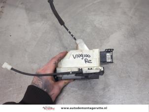 O195693 Gebruikte slotmechaniek portier 2deurs rechts Citroen DS3