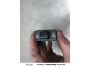 O195697 Gebruikte schakelaar koplamp ihv Citroen DS3