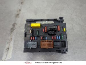 O195724 Gebruikte zekeringkast Peugeot 207