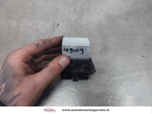 O195731 Gebruikte kachel weerstand Peugeot 207