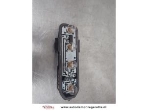 O195737 Gebruikte achterlicht printplaat links Renault Clio