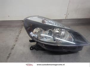 O195748 Gebruikte rechter koplamp Renault Clio