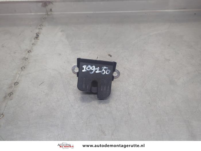 Gebruikte Slotmechaniek Achterklep Volkswagen Golf O195779