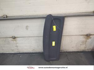 O195802 Gebruikte hoedenplank Nissan Micra