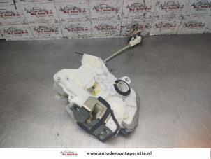 O195814 Gebruikte portierslot mechaniek 4deurs rechts-voor Honda CR-V