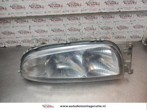 O195845 Gebruikte rechter koplamp Ford Fiesta