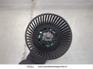 O195918 Gebruikte kachel ventilatiemotor Peugeot 107